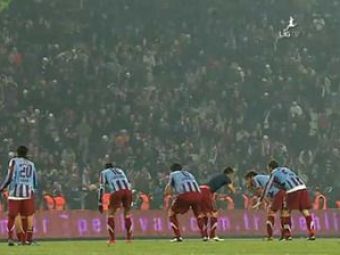 
	VIDEO / SUPERB: cum au coordonat jucatorii lui Trabzonspor un stadion intreg!

