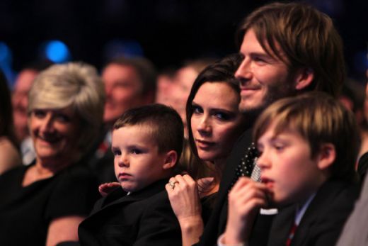 FOTO: Asa nu l-ai mai vazut niciodata! David Beckham a plans ca un copil cand a luat premiu pentru intreaga cariera!_2