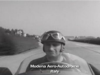 
	VIDEO&nbsp;FABULOS din 1950: Juan Manuel Fangio, poate cel mai mare pilot F1 din toate timpurile se da cu Maserati 250!
