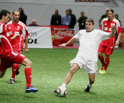 VIDEO Sara Carbonero i-a distras atentia! Casillas a luat bataie la un meci demonstrativ cu Figo si Zidane!_9