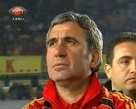 VIDEO EMOTIONANT! Hagi, in lacrimi la ultimul meci cu Galata pe Ali Sami Yen!_1