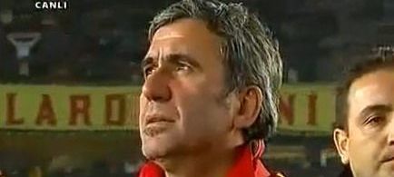 VIDEO EMOTIONANT! Hagi, in lacrimi la ultimul meci cu Galata pe Ali Sami Yen!_2