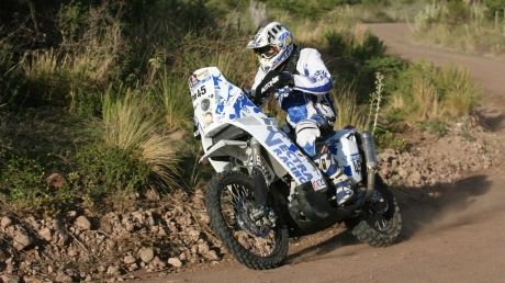 
	Mani Gyenes vinde motocicleta cu care a castigat la Dakar! Vezi cat cere pe ea!
