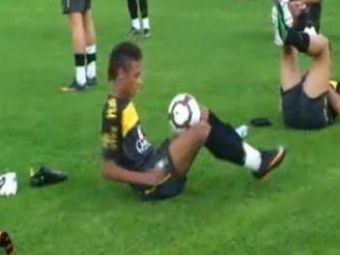 
	Ce stie sa faca cu mingea PERLA Braziliei: Vezi un super VIDEO cu Neymar!
