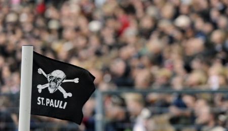Fanii lui St Pauli au facut PLANGERE: nu mai vor striptease la stadion!_2