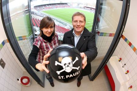 Fanii lui St Pauli au facut PLANGERE: nu mai vor striptease la stadion!_7
