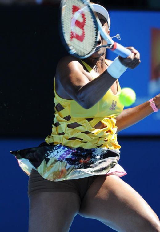 FOTO Chilotii NUD au scandalizat din nou lumea la Australian Open! Vezi ce fete au patit-o!_11