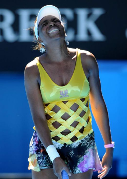 FOTO Chilotii NUD au scandalizat din nou lumea la Australian Open! Vezi ce fete au patit-o!_10