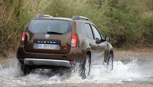 FOTO! Dacia vrea sa dea lovitura in 2011: Vezi cu ce schimbari vine Dusterul!_1