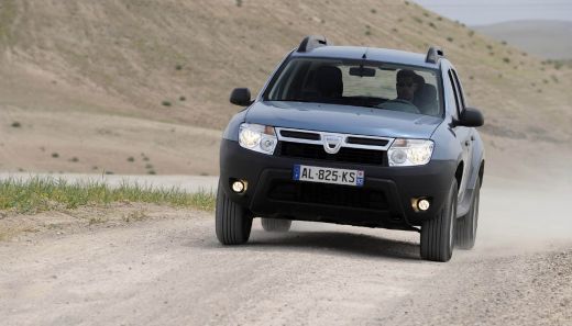 FOTO! Dacia vrea sa dea lovitura in 2011: Vezi cu ce schimbari vine Dusterul!_2