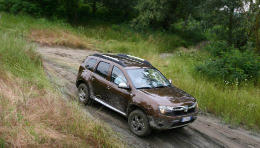 FOTO! Dacia vrea sa dea lovitura in 2011: Vezi cu ce schimbari vine Dusterul!_20