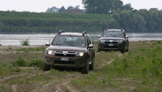 FOTO! Dacia vrea sa dea lovitura in 2011: Vezi cu ce schimbari vine Dusterul!_21