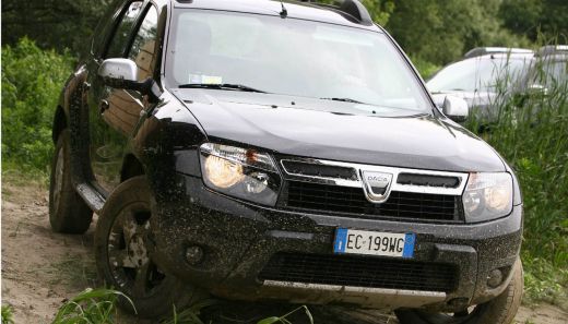FOTO! Dacia vrea sa dea lovitura in 2011: Vezi cu ce schimbari vine Dusterul!_23