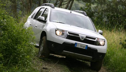 FOTO! Dacia vrea sa dea lovitura in 2011: Vezi cu ce schimbari vine Dusterul!_24