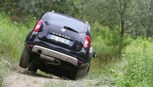 FOTO! Dacia vrea sa dea lovitura in 2011: Vezi cu ce schimbari vine Dusterul!_26