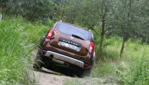FOTO! Dacia vrea sa dea lovitura in 2011: Vezi cu ce schimbari vine Dusterul!_27