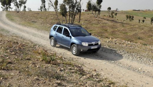 FOTO! Dacia vrea sa dea lovitura in 2011: Vezi cu ce schimbari vine Dusterul!_9