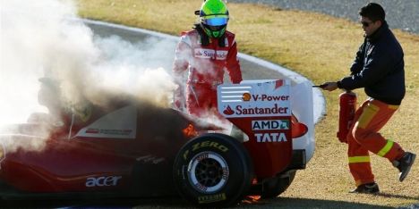 Primele probleme pentru Scuderie: Ferrari-ul lui Massa, in flacari la Valencia!_2