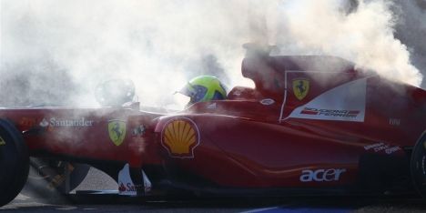 Primele probleme pentru Scuderie: Ferrari-ul lui Massa, in flacari la Valencia!_3