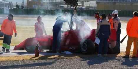 Primele probleme pentru Scuderie: Ferrari-ul lui Massa, in flacari la Valencia!_6