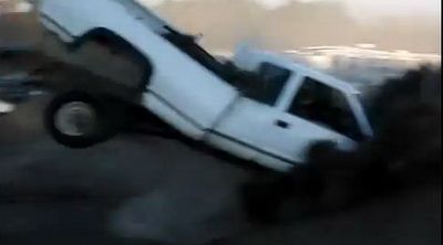 Chevrolet accident camioneta nisip