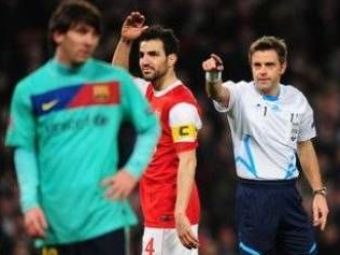 
	Paranoia? Catalanii acuza: Mourinho e prieten cu arbitrul de la Arsenal - Barcelona!
