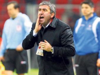 
	HAGI A CEDAT: &quot;Nu sunt un antrenor mare! Lasati-ma in pace, muncesc asa cum stiu!&quot;
