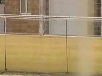 
	VIDEO / Se intampla si la ei! Un fotbalist de 15 ani a murit dupa ce o poarta a cazut peste el la antrenament:
