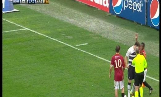 VIDEO / Totti a dat un gol MAGISTRAL cu Lazio! Vezi ELIMINAREA lui Stefan Radu si cum l-a consolat Totti:_4