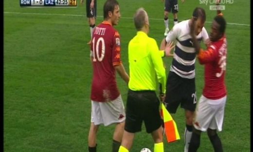 VIDEO / Totti a dat un gol MAGISTRAL cu Lazio! Vezi ELIMINAREA lui Stefan Radu si cum l-a consolat Totti:_8