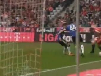 
	VIDEO GENIAL! Cel mai frumos DRIBLING din cariera lui Ribery! A umilit 2 jucatori... nu mai stiau de ce s-au apucat de fotbal :)
