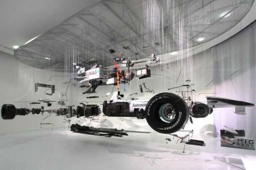IMAGINEA ZILEI: Mercedes a expus un monopost de F1 "explodat" din 3.200 piese_2