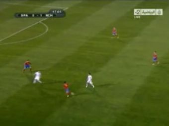 VIDEO / Milan Baros este cel mai PROST atacant din Europa! Vezi cum CAUTA mingea la meciul cu Spania: