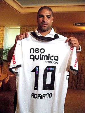 Ce SOC in Brazilia! Adriano a semnat cu Corinthians si se bate cu Ronaldinho la titlu!_2