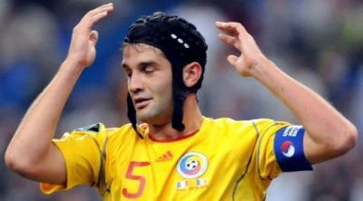 
	S-a dat Chivu lovit la nationala? Capitanul Romaniei si-a revenit miraculos si&nbsp;poate juca in derby-ul cu AC Milan!
