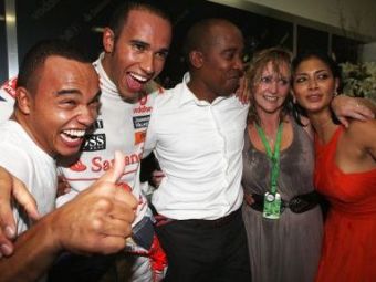 
	Dragoste neconditionata: Hamilton nu vine cu echipa in Malaezia! Motivul pentru care face un ocol de 15.000 km!
