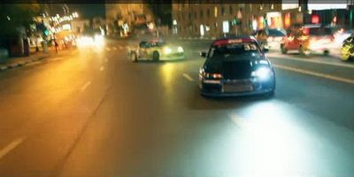 
	VIDEO HD: Haos in Moscova dupa 12 noaptea! Rusii fac drifturi &quot;mortale&quot; in inima strazii!
