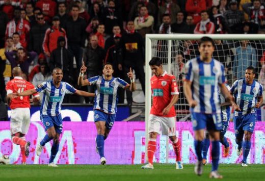 VIDEO: Sapunaru, campion cu Porto! Jucatorul a sarbatorit infasurat in steagul Romaniei!_2