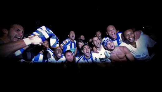 VIDEO: Sapunaru, campion cu Porto! Jucatorul a sarbatorit infasurat in steagul Romaniei!_9