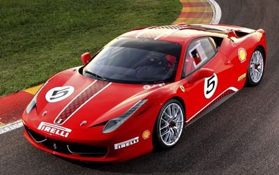 
	Forza Rossa a vandut 2 modele Ferrari 458 Challenge si a primit 4 comenzi pentru Ferrari Four care costa 200.000 de euro!
