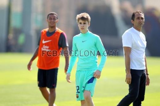 SUPER VIDEO: Ce face Barca dupa ce il face praf pe Lucescu: se antreneaza cu Justin Bieber!_3