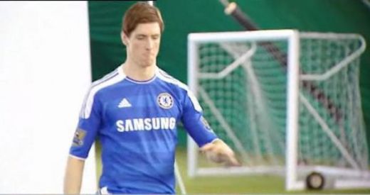 FOTO&VIDEO! Asta este echipamentul in care Torres spera sa marcheze primul gol dupa transferul de la Liverpool_9
