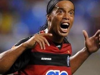 
	VIDEO Brazilienilor nu le vine sa creada! Ronaldinho da INCREDIBIL pe langa minge la antrenament
