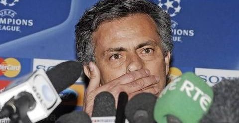 
	Mourinho, macinat de presiunea dinaintea marelui derby! Cum i-a lasat pe ziaristi cu gura cascata la conferinta de presa:

