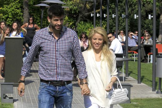 POZA ZILEI: Sarutul dintre Shakira si Pique!_4