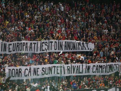 FOTO: S-a fluierat startul la derby! Cele mai tari bannere afisate in Steaua - Dinamo:_11