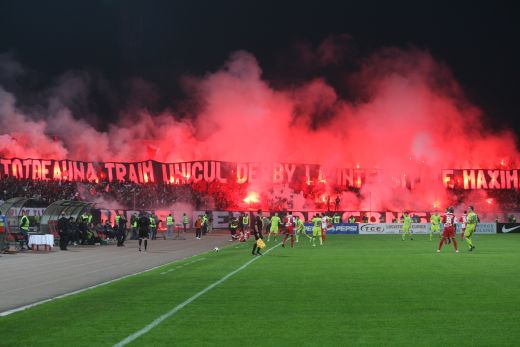 FOTO: S-a fluierat startul la derby! Cele mai tari bannere afisate in Steaua - Dinamo:_7