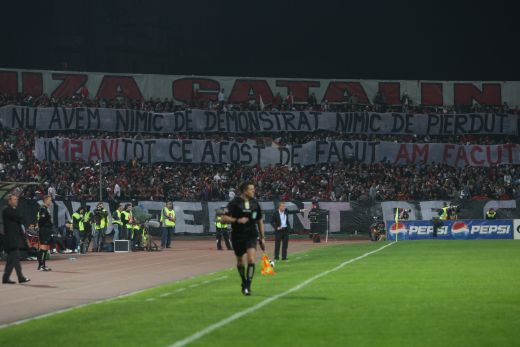 FOTO: S-a fluierat startul la derby! Cele mai tari bannere afisate in Steaua - Dinamo:_8