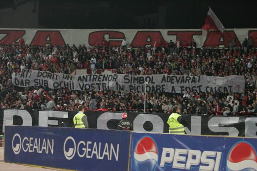 FOTO: S-a fluierat startul la derby! Cele mai tari bannere afisate in Steaua - Dinamo:_10