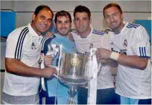 FOTO! Zidane a refuzat sa se bucure cu Mourinho dupa finala Cupei! Ce a patit in NEBUNIA din vestiarul Realului_5